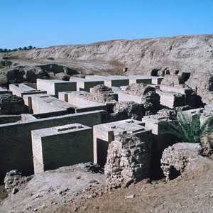 تضم بابل العديد من المواقع الأثرية المميزة