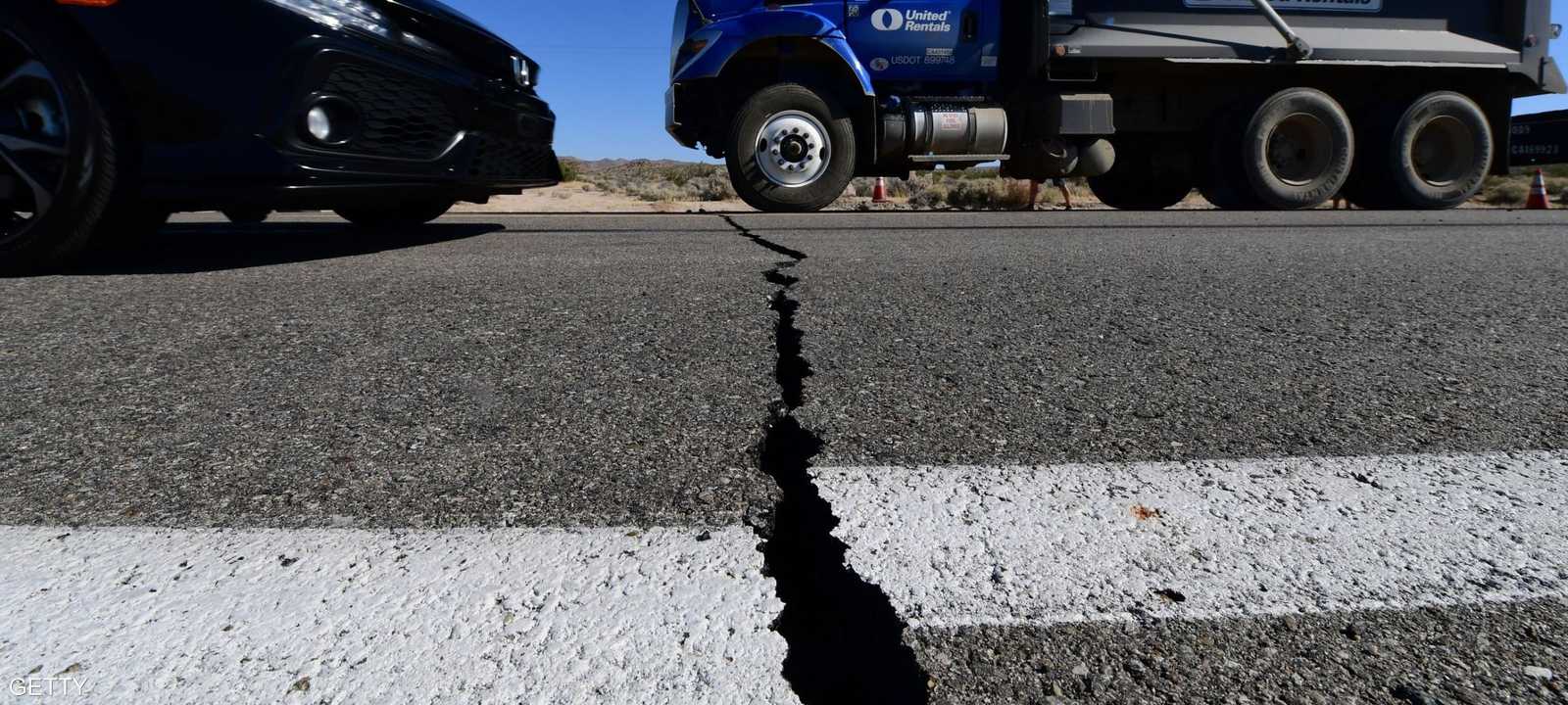 سكان جنوب كاليفورنيا يتأهبون لتوابع خطيرة بعد الزلزال