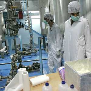 إيران قالت إنها لن تلتزم بالإبقاء على مخزونها من اليورانيوم.