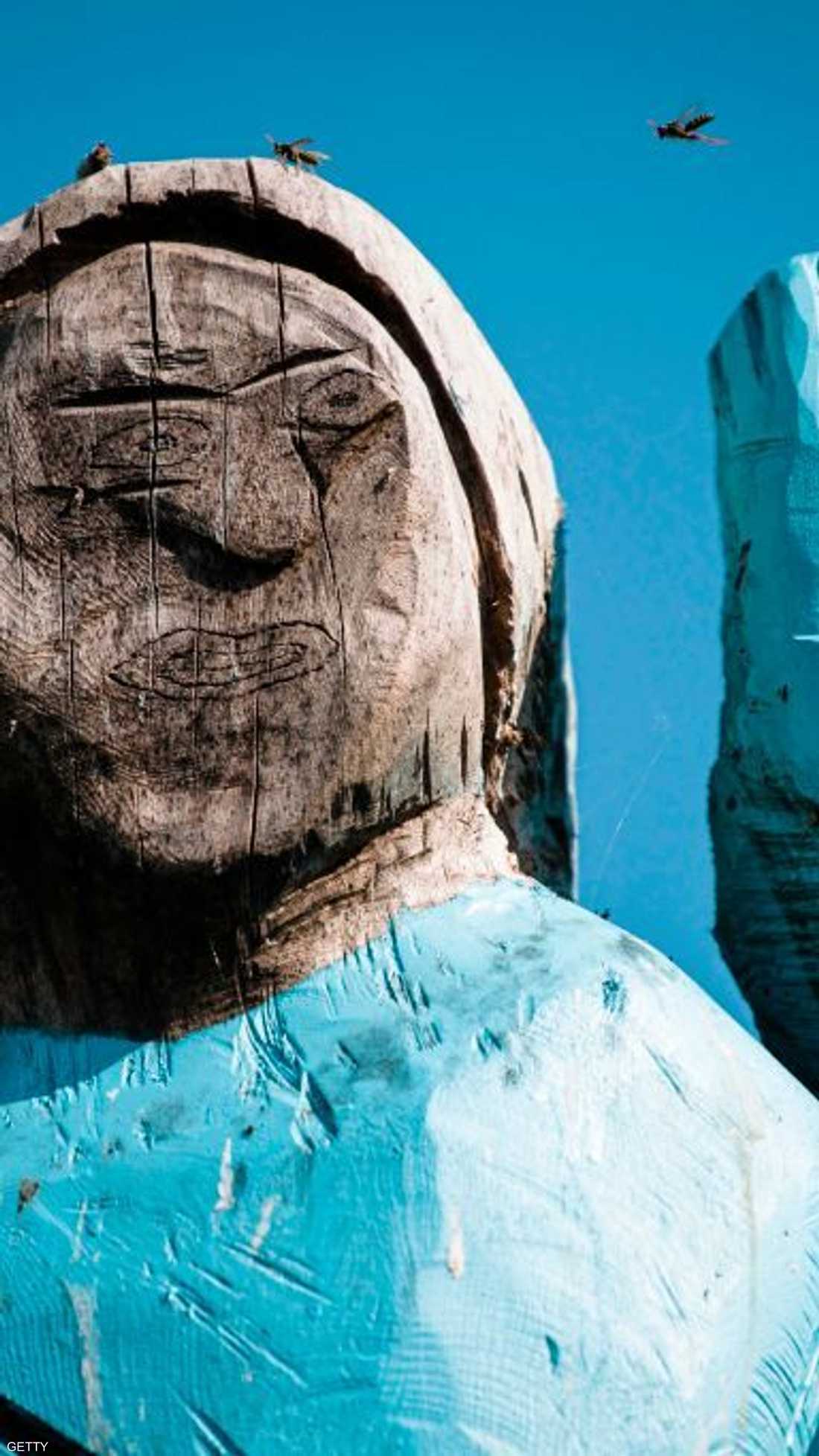 تمثال ميلانيا ترامب الخشبي
