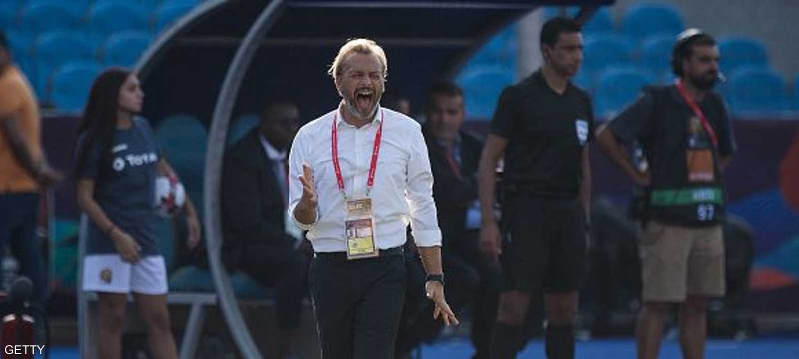 رحيل ديسابر جاء بعد هزيمة السنغال لأوغندا.