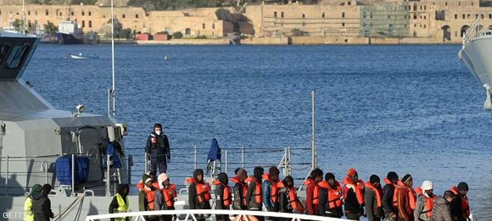 مالطا قالت إن دول الاتحاد ستستقبل المهاجرين على متن السفينة.