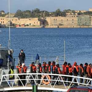 مالطا قالت إن دول الاتحاد ستستقبل المهاجرين على متن السفينة.
