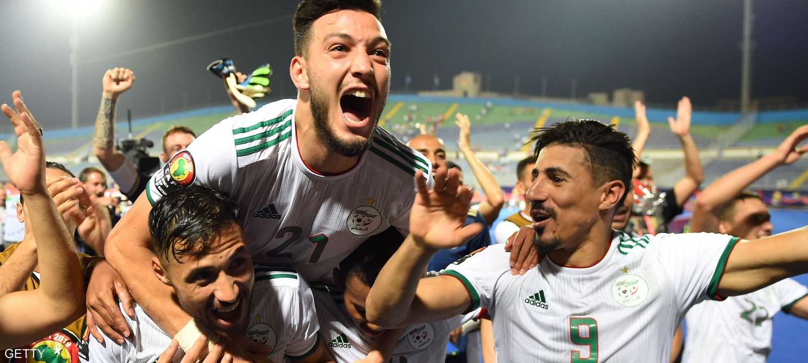 فرحة عارمة للمنتخب الجزائري بعد التأهل