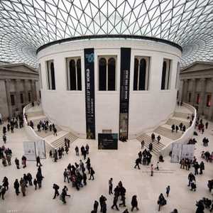 القطع الأثرية تم تهريبها خلال فترات النزاع.