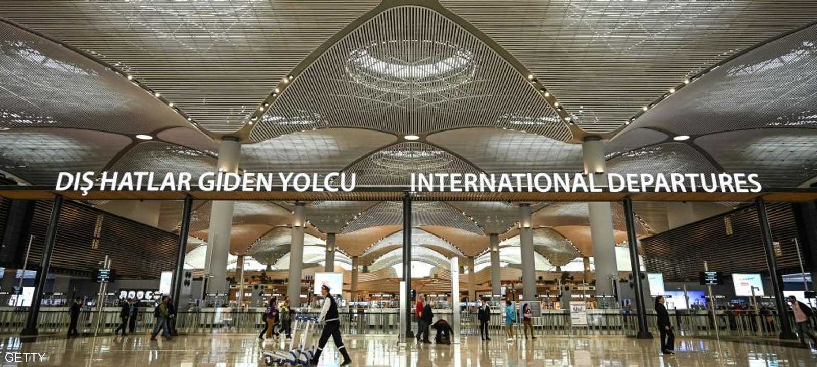 انتقد طوبتشو في كتابه تصميم المطار