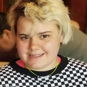 المراهقة الضحية