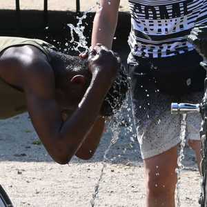 تساقط الشعر في الصيف.. لماذا؟