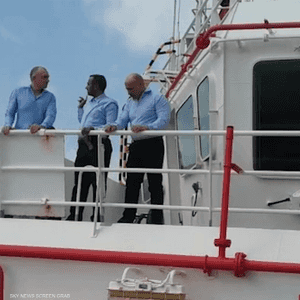 اجتماع لجنة إعادة الانتشار بالحديدة على متن سفينة