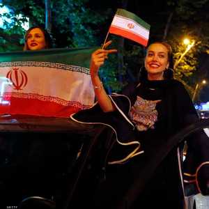 إيرانيات يحاولن كسر قانون الحجاب الإجباري المفروض من 4 عقود