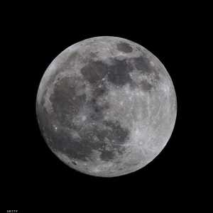 يتوقع العلماء أن تكون الحياة ممكنة على سطح القمر