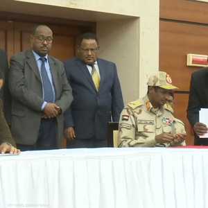 وقع الطرفان على الاتفاق بحضور الوسطاء الإثيوبيين والإفريقيين