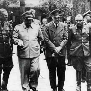 الزعيم النازي أدولف هتلر