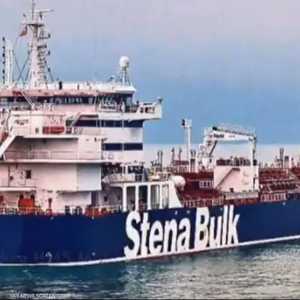 مواجهة لفظية بين فرقاطة بريطانية وسفينة إيرانية