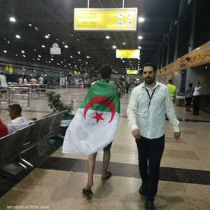 غادر كافة الجزائريين العالقين بمطار القاهرة إلى بلادهم.