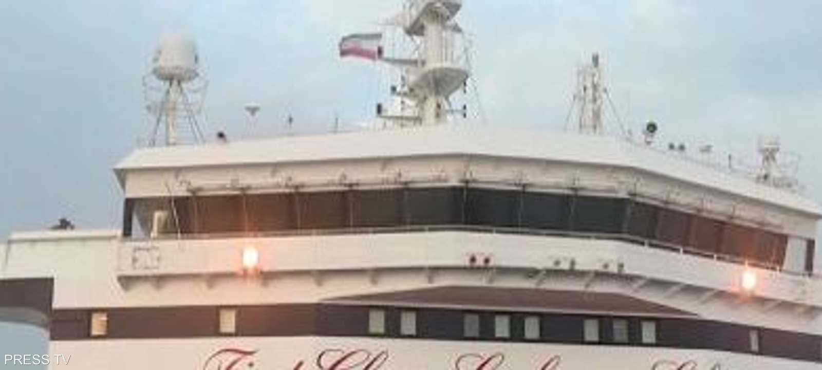 الحرس الثوري رفع العلم الإيراني على الناقلة البريطانية
