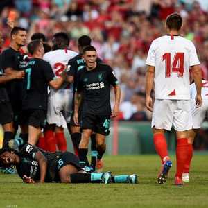 حكم المباراة طرد لاعب إشبيلية