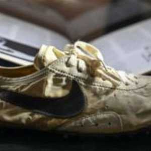 بيع الحذاء بسعر قياسي