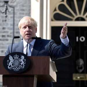 خطاب جونسون خارج مقر الحكومة