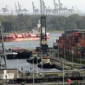 جانب من ميناء أنتويرب البلجيكي