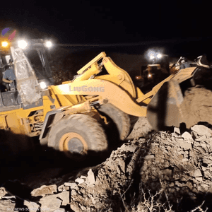 عمليات إنقاذ مستمرة للبحث عن ناجين من انجراف التربة