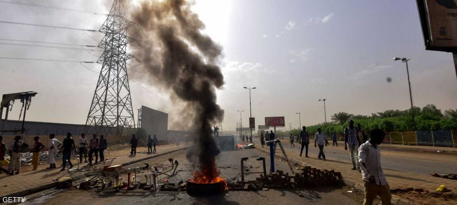 الإخوان يحاولون الحفاظ على مصالحهم بعد سقوط البشير