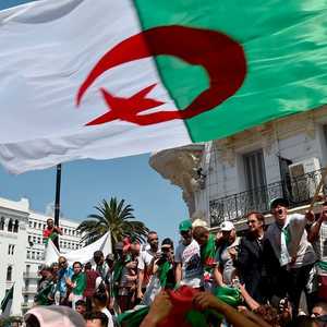 الدستور الجزائري الجديد يمنح مساحة كبيرة من الحريات للأحزاب