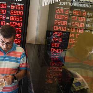 الاقتصاد التركي يتعرض لضغوط وسط انهيار الليرة وارتفاع التضخم