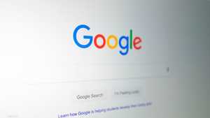 ألفابت هي المالكة لشركة غوغل عملاق البحث بالعالم.
