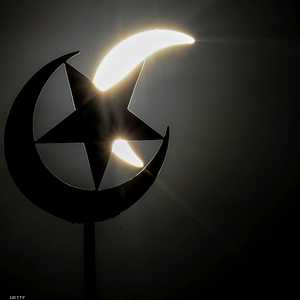 المحكمة العليا السعودية دعت عموم المسلمين إلى تحري الهلال.