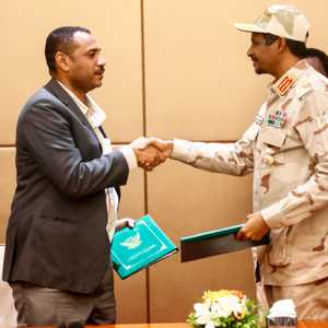 الإعلان الدستوري يحدد طبيعة ومهام المرحلة الانتقالية