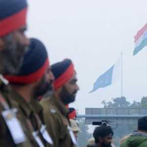 تصاعد المخاوف في كشمير مع تبادل الهند وباكستان الاتهامات