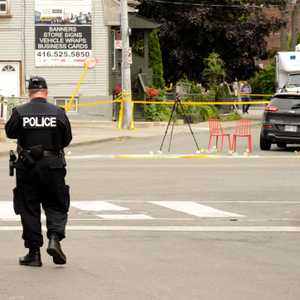 أحد عناصر الشرطة الكندية