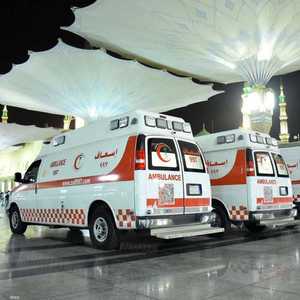 سيارات إسعاف أمام الحرم النبوي الشريف