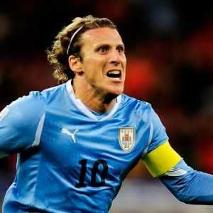 فورلان يعتزل كرة القدم