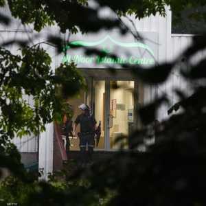 عناصر من الشرطة النرويجية أمام المسجد