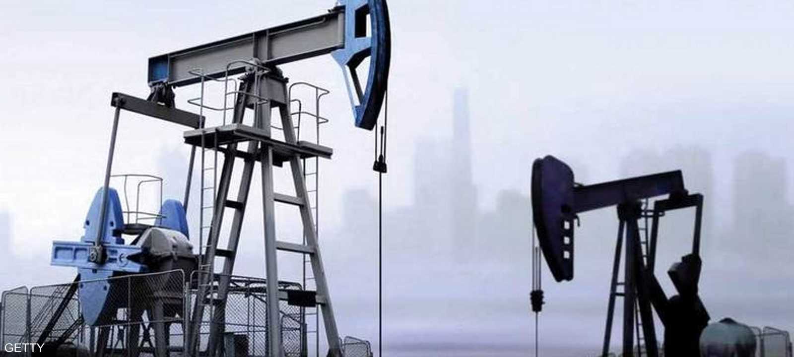 ارتفعت أسعار النفط أكثر من 2 بالمئة