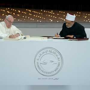 بابا الفاتيكان وشيخ الأزهر وقعا الوثيقة التاريخية في فبراير