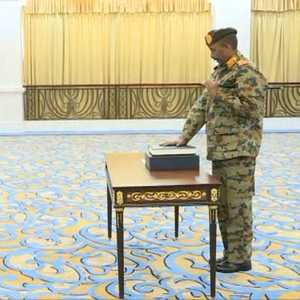 البرهان يؤدي اليمين الدستورية