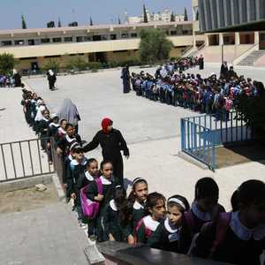 المدارس الثلاث التي هدمها هي مدارس ابتدائية.