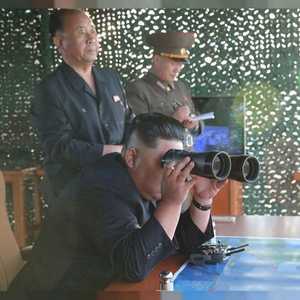 زعيم كوريا الشمالية: قاذفة الصواريخ المتعددة الفوهات مصدر قو