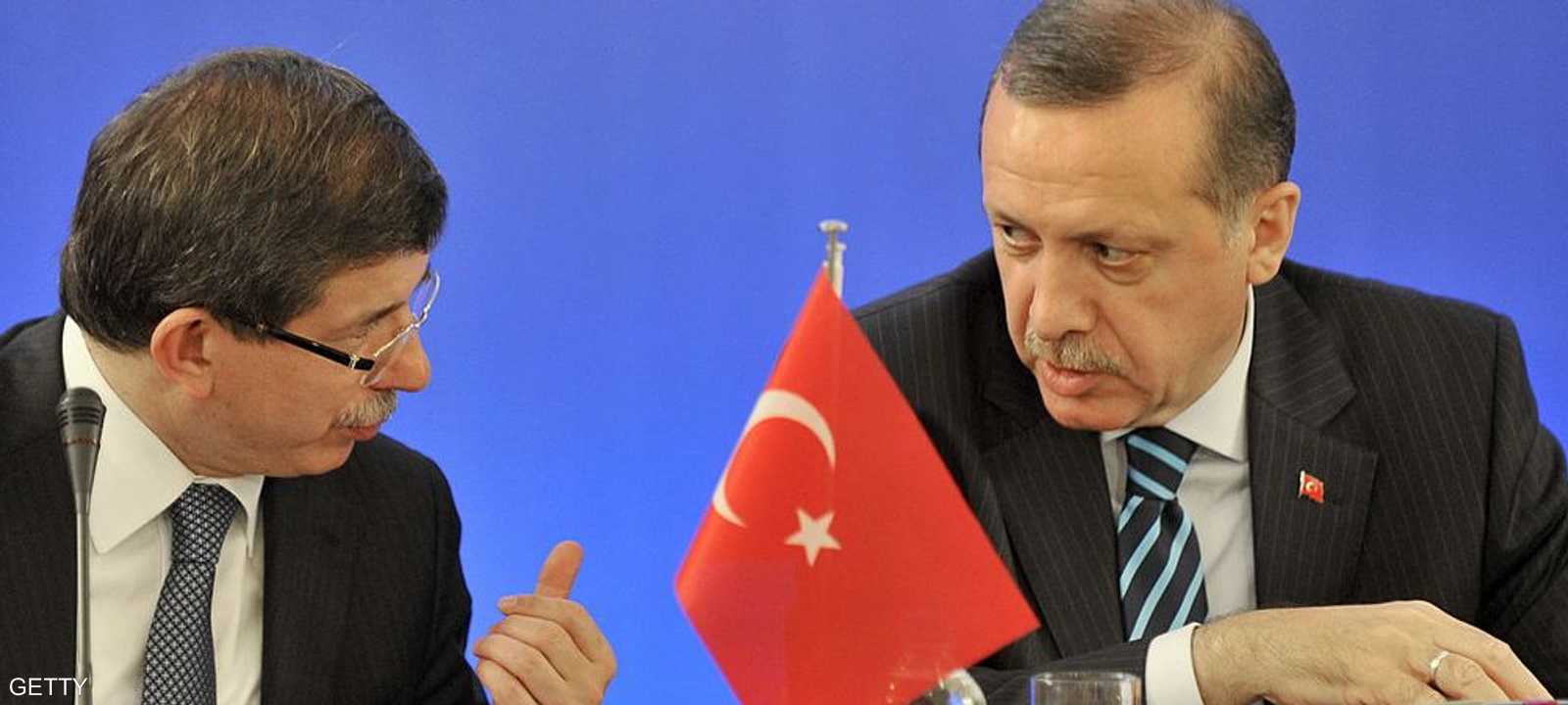 أردوغان وداود أوغلو.. رفاق الأمس خصوم اليوم