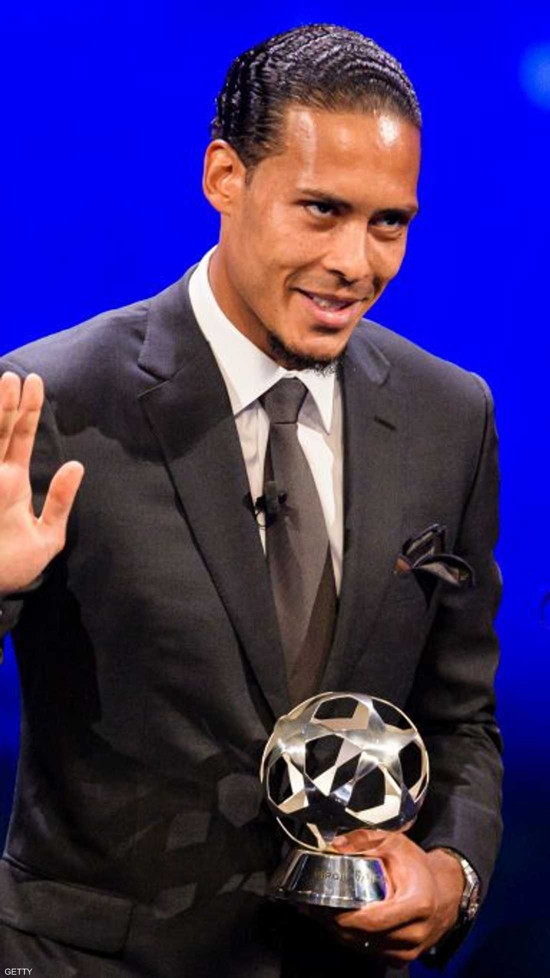 فان دايك حصل على الجائزة الأهم كأفضل لاعب في أوروبا