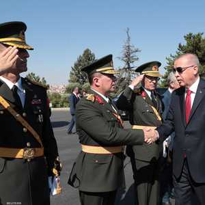 أردوغان يقلص نفوذ المؤسسة العسكرية التركية