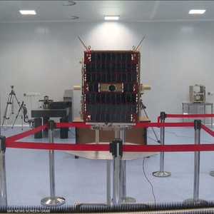 الصحفيون شاهدوا القمر الصناعي "ناهد 1"