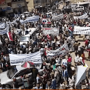 تظاهرة تعزة حذرت من المخططات الخبيثة