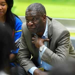 الطبيب يتشارك نوبل السلام مع الناشطة الأيزيدية نادية مراد