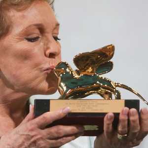 جولي آندروز