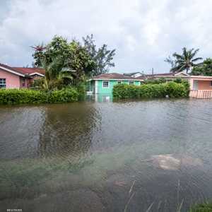 الإعصار دوريان قتل 5 أشخاص