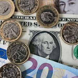 تدنى سعر الجنيه الإسترليني إلى 1,1972 دولار